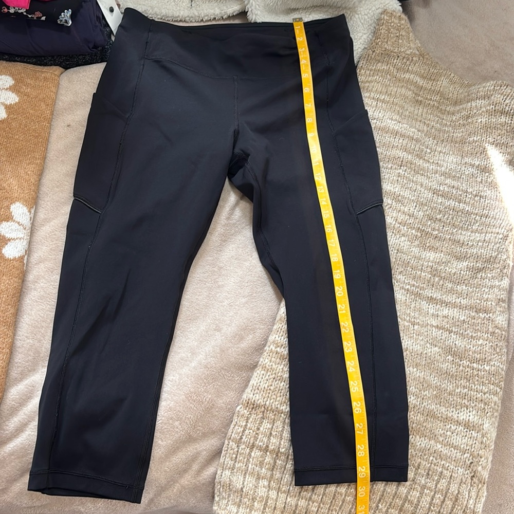 $5 ITEM MINIMUM 2 ITEMS & REST OF CLOSET IS 1$EACH 5 ITEM MINIMUM 🥳🥳🥳